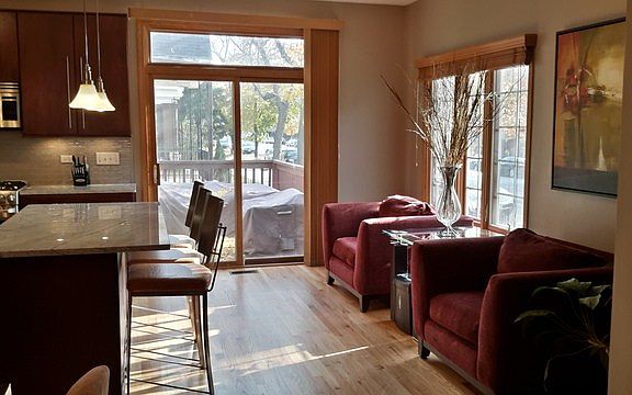 2nd image of 424 E Oakwood Blvd Unit 14