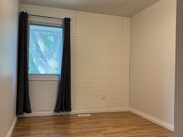 145 Penfield Dr — Photo 17
