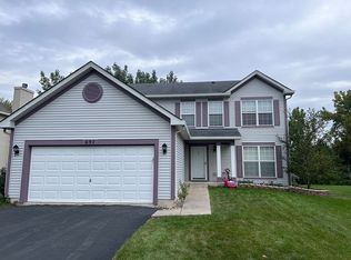 697 Blackhawk Ln, Bolingbrook, IL 60440