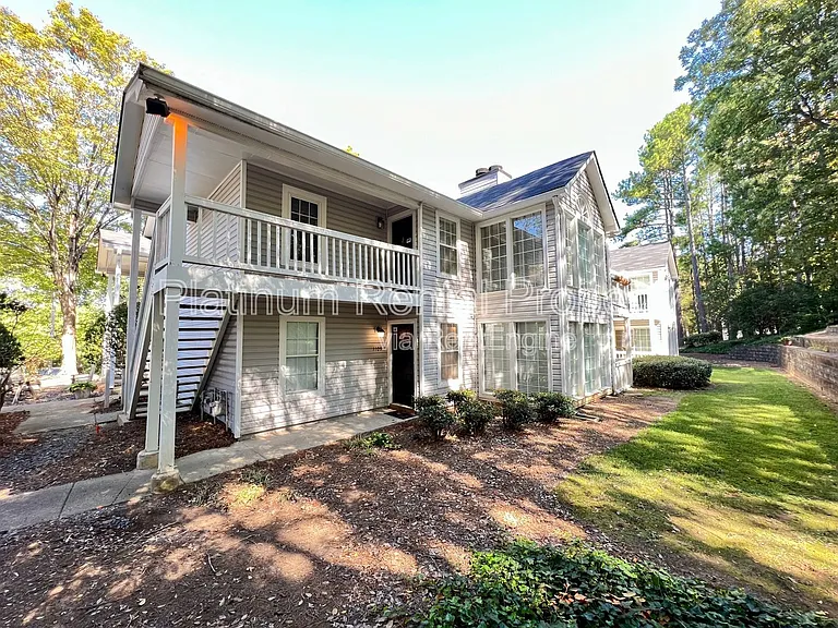 1107 Countryside Pl SE — Photo 2