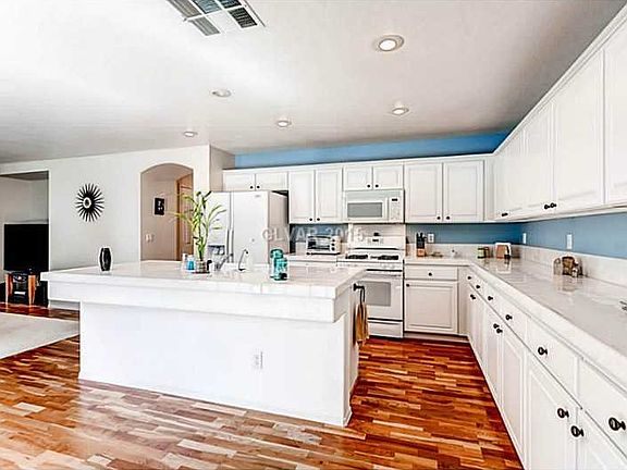 2nd image of 276 Casoria Ave