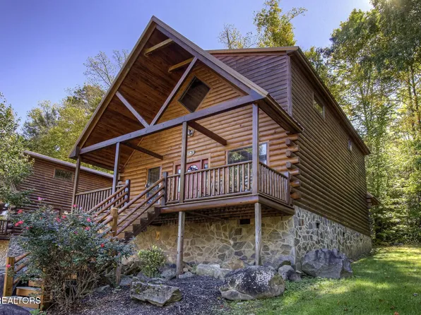 210 Forrest Loop Way, Gatlinburg, TN 37738