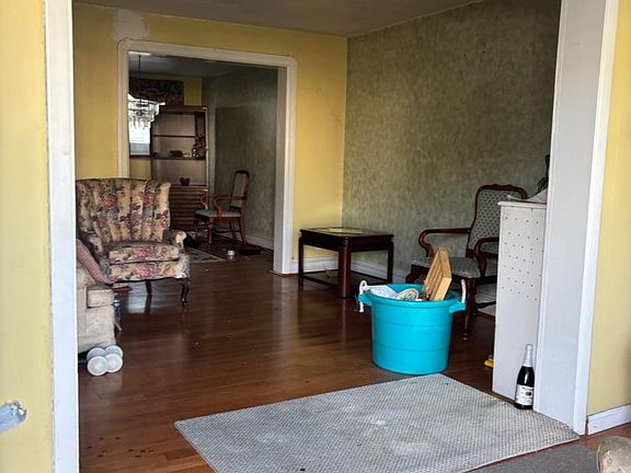 4th image of 252 Coverly Rd