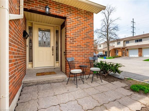 1552 Newlands Cres #21, Burlington, ON L7M 1V6