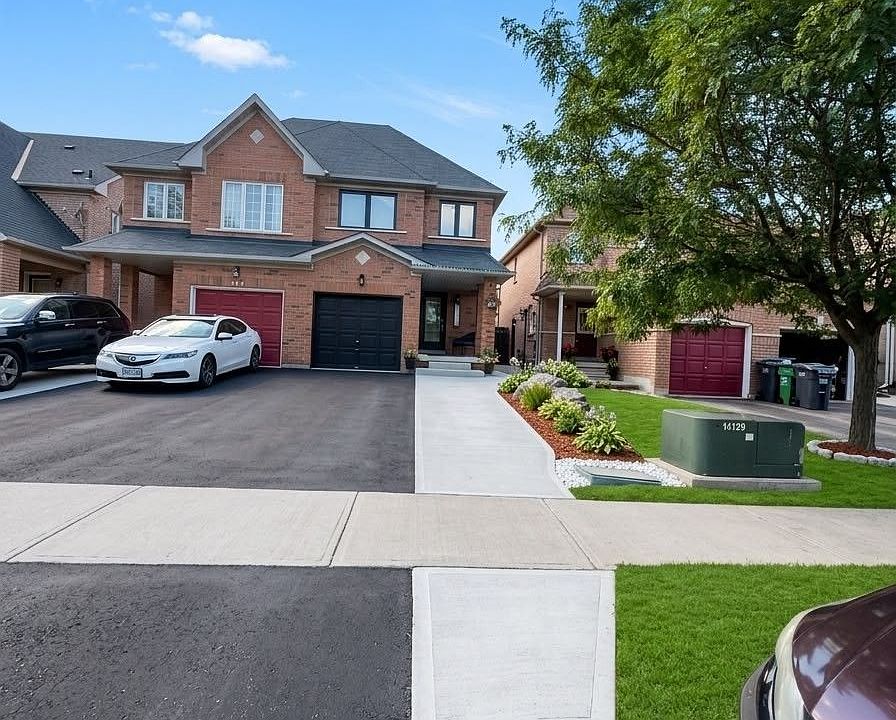 1st image of 146 Cadillac Cres