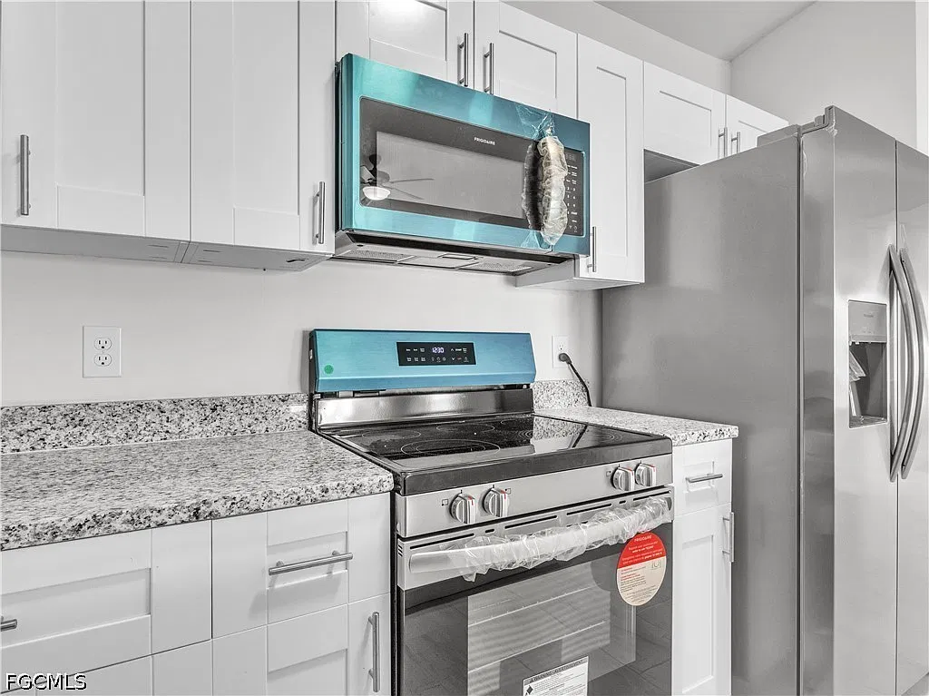 3 bed, 2.0 bath, 1400 sqft, $1,649 — Photo 4