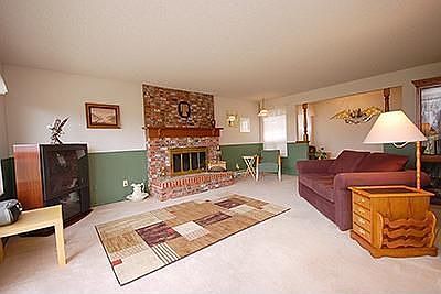 4th image of 11025 Greenwood Ave N APT 4