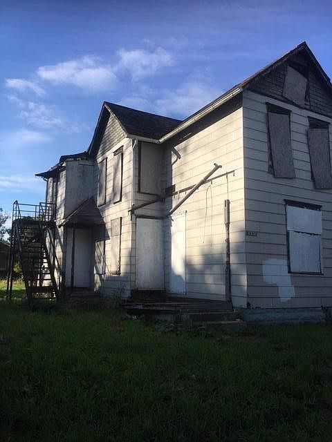 2nd image of 1351 Kent St