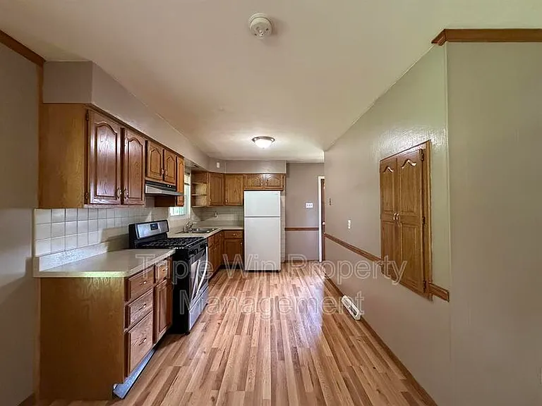 1871 Shardell Dr — Photo 15