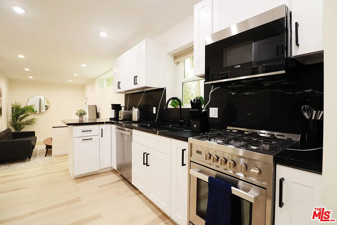 1 bed, 1.0 bath, 600 sqft, $3,450 — Photo 1