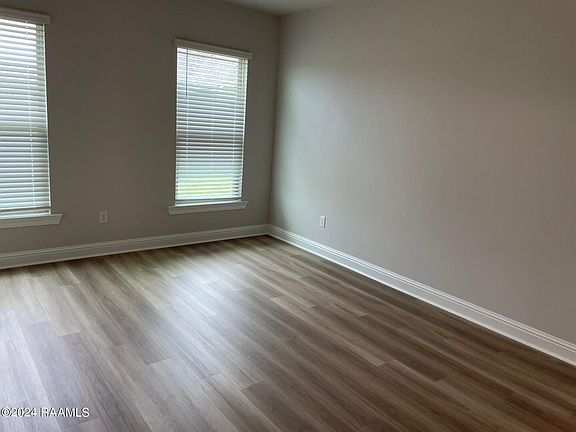 5th image of 108 Elmwood Meadows Dr