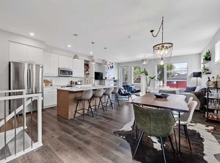 1936 E 25a St SW #2, Calgary, AB T3E 1Y5
