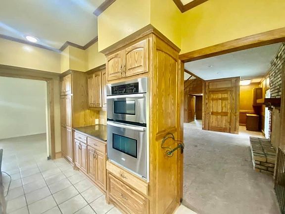 kitchen thru family room