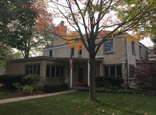 4901 N Oakland Ave, Whitefish Bay, WI 53217