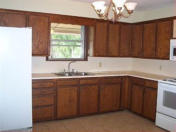 4th image of 611 Hamilton Creek Dr
