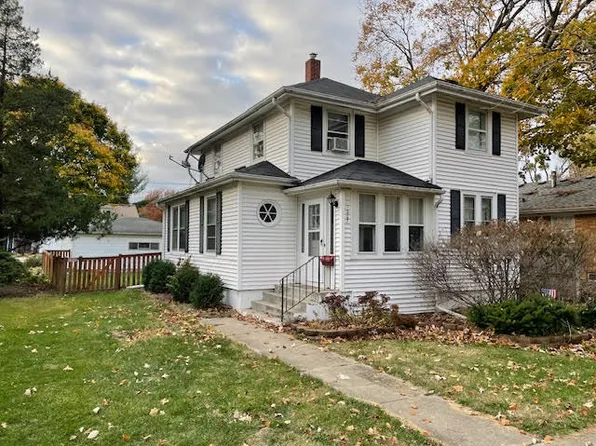 1207 S 2nd St, Saint Charles, IL 60174