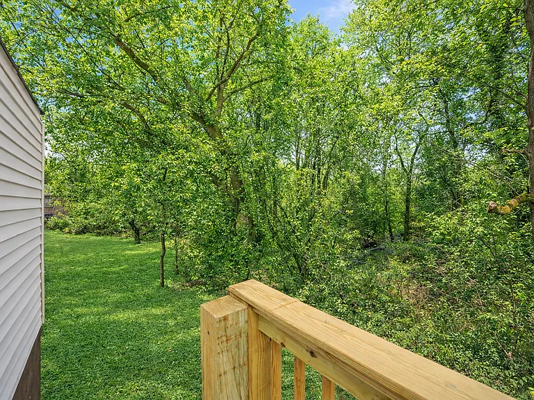 3001 Woodbine Ave — Photo 17