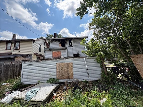 3rd image of 294 Lexington Ave