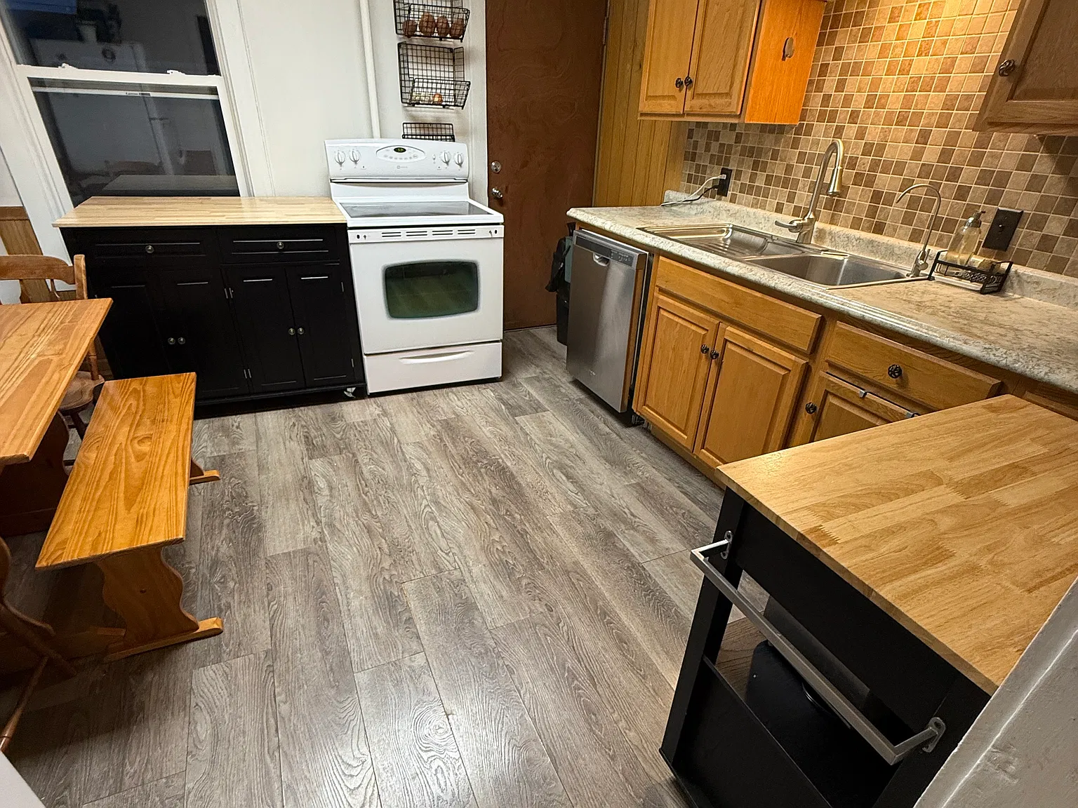 6 bed, 1968 sqft, $600 — Photo 2