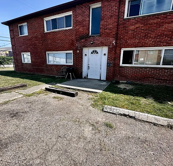 3632 Cushing Dr #C — Photo 1