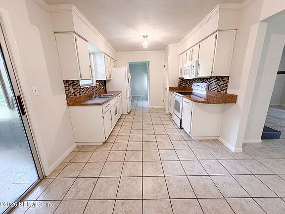 2nd image of 6854 HOLLY HILL Road