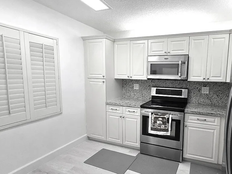 3000 NW 42nd Ave #B302 — Photo 3