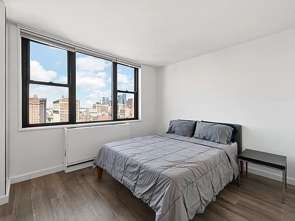 4th image of 201 E 17th St APT 27F