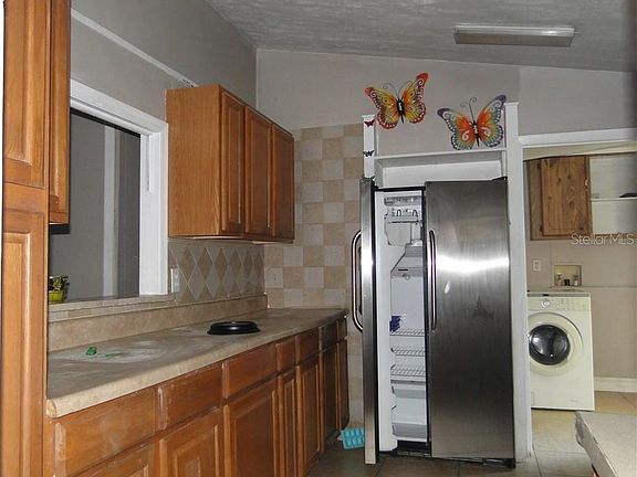 3rd image of 2321 Christy Ln