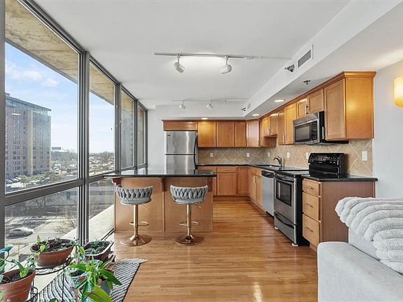 5th image of 600 Admiral # 904 Blvd