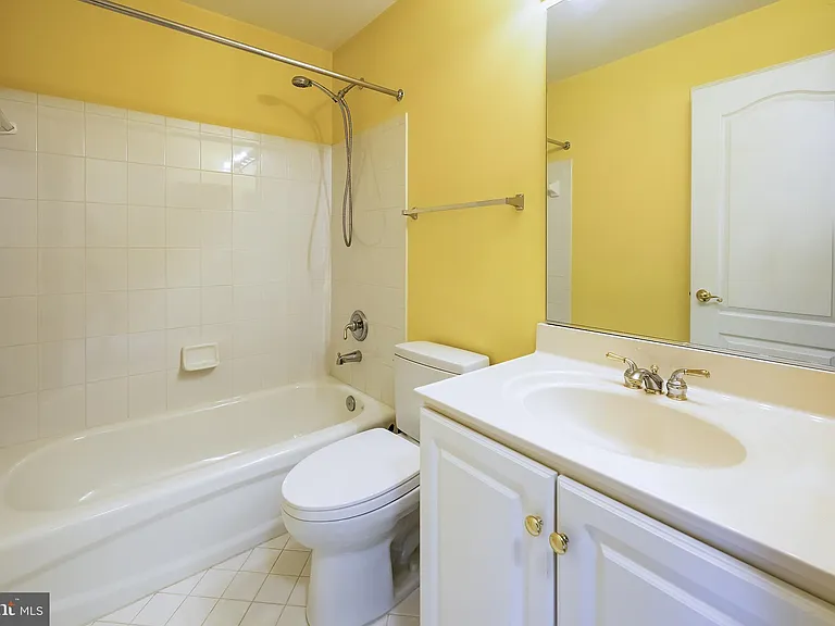 1156 Regal Oak Dr — Photo 41