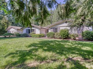 925 SE Fauna Ln, Pt Orchard, WA 98367