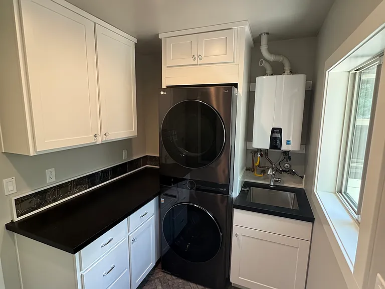 302 Park Ave — Photo 8