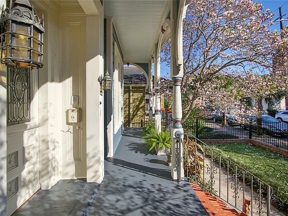 5th image of 820 Marigny St