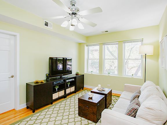 5th image of 2551 N Laramie Ave APT 1N