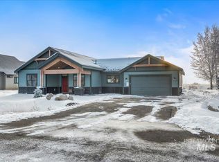 13122 Hawks Bay Rd, Donnelly, ID 83615