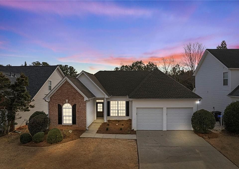 1st image of 56 Lakebrooke Ln