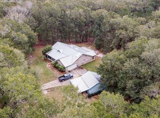 3746 County Highway 3280, Freeport, FL 32439