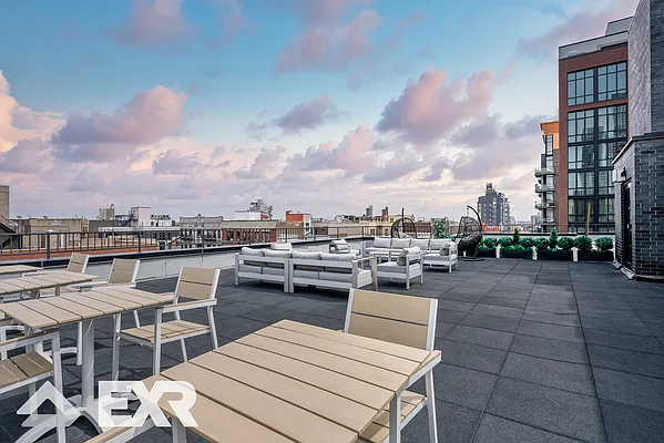 Rented by EXR | media 7