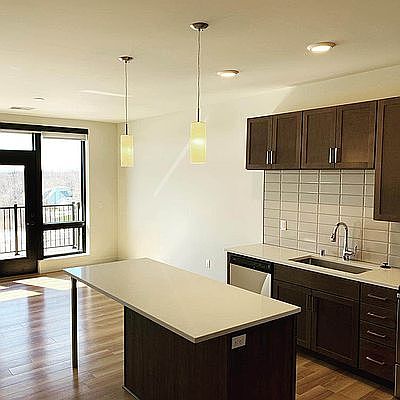 3rd image of 1153 Hoe Ave APT 3