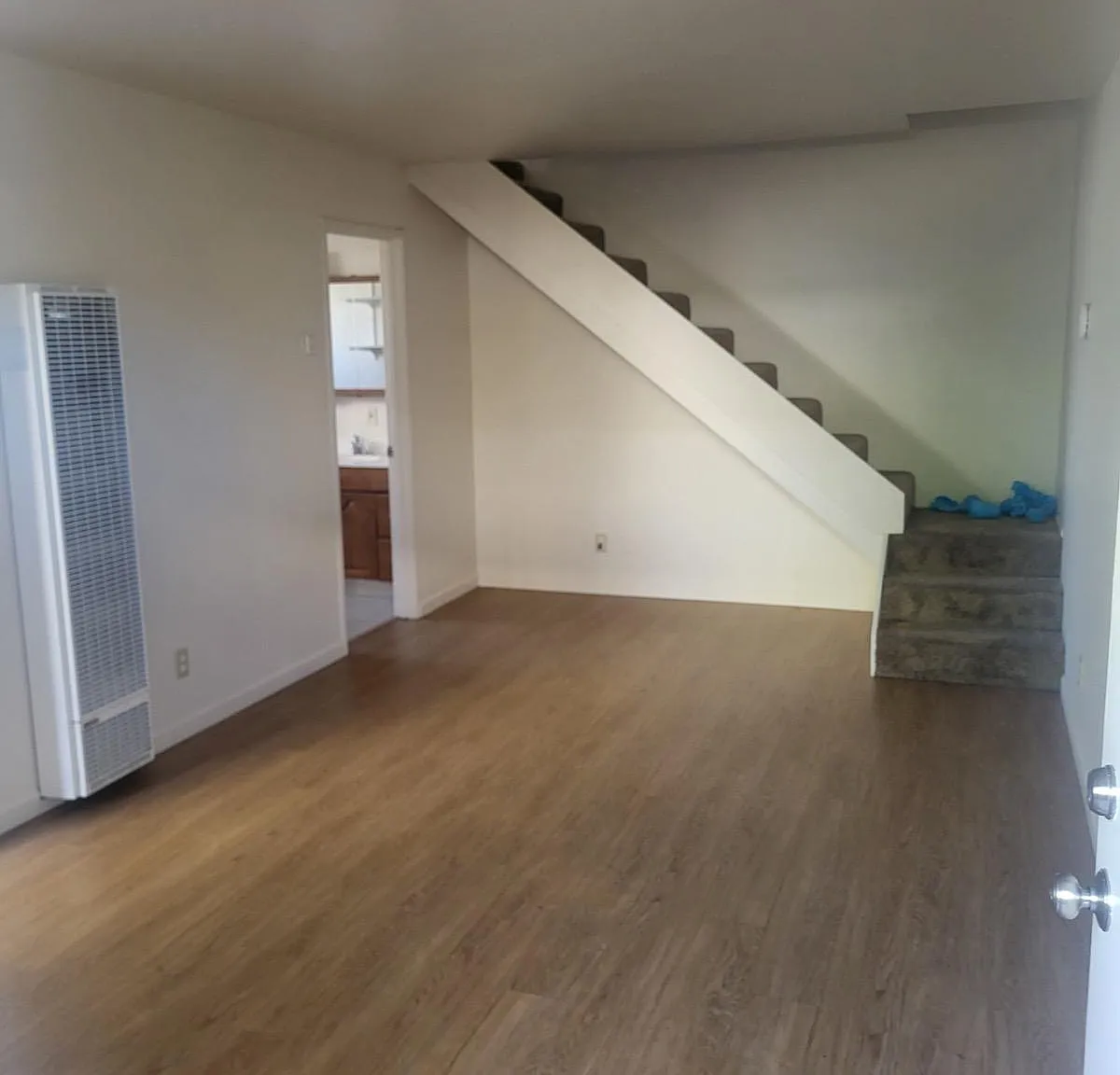 2 bed, 1.5 bath, 800 sqft, $2,250 — Photo 2