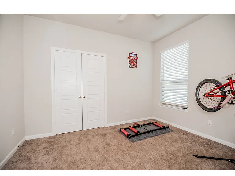 643 Hazeltine Rd — Photo 5