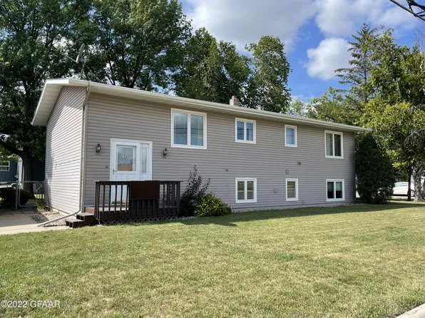 915 Alexander St, Crookston, MN 56716