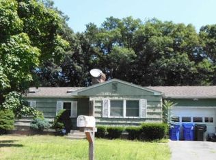 123 Hanson Dr, Springfield, MA 01128