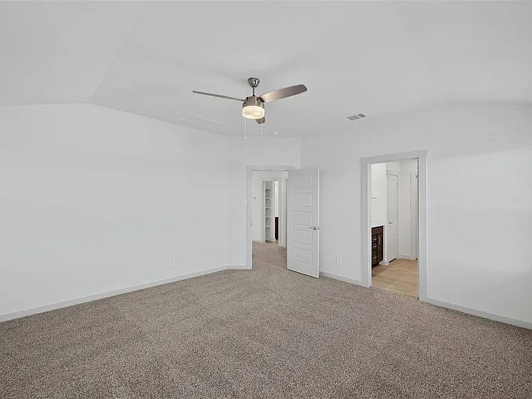136 New Haven Ave — Photo 16