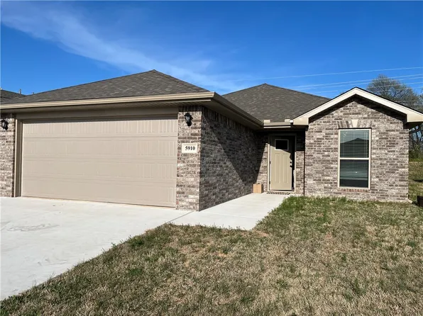 5910 NW Grant St, Bentonville, AR 72713