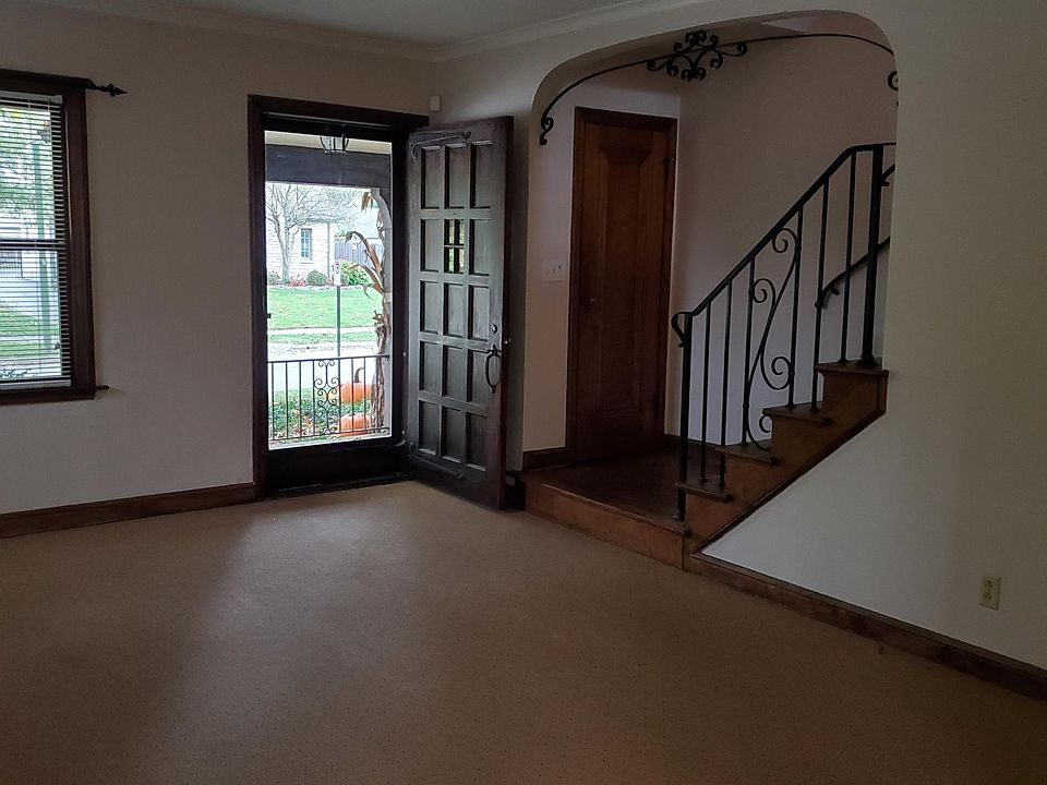 Looking from the Living Room onto the front portch