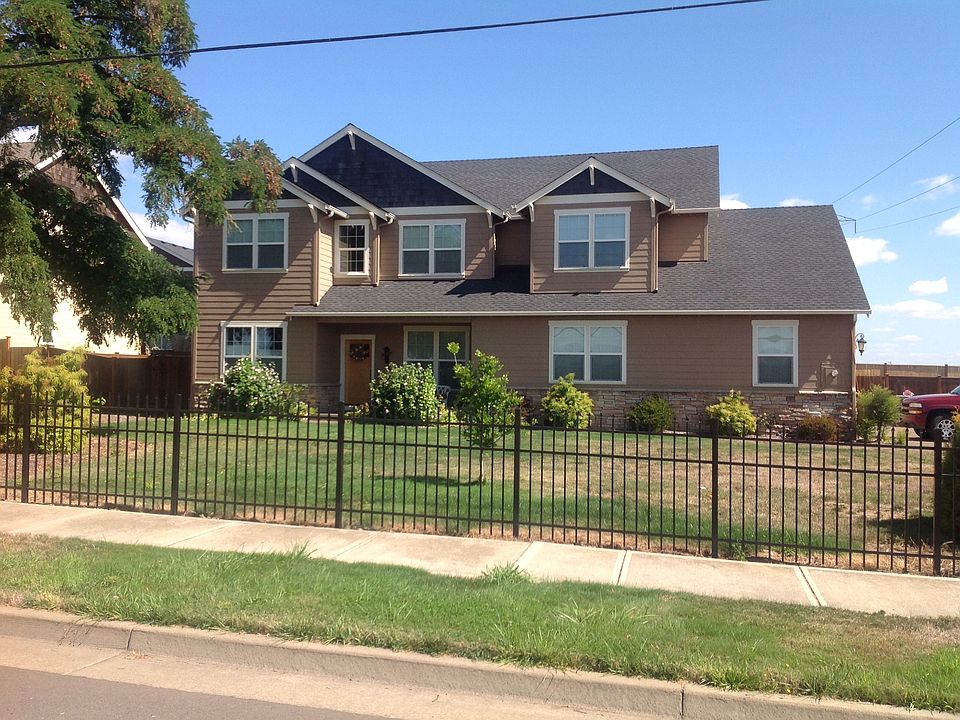 Front view/ Mt. & fields