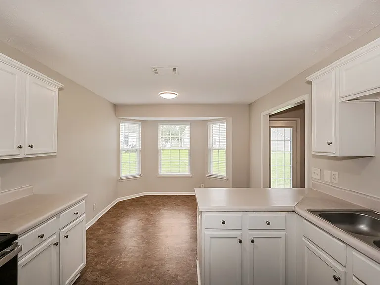 1413 Chesterbrook Ct — Photo 6