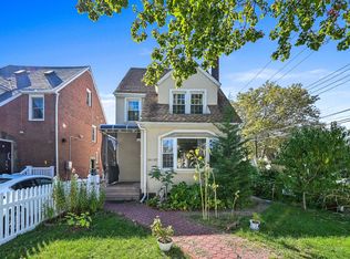 24102 85th Ave, Bellerose, NY 11426