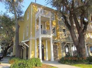 832 Paris Ave, Port Royal, SC 29935